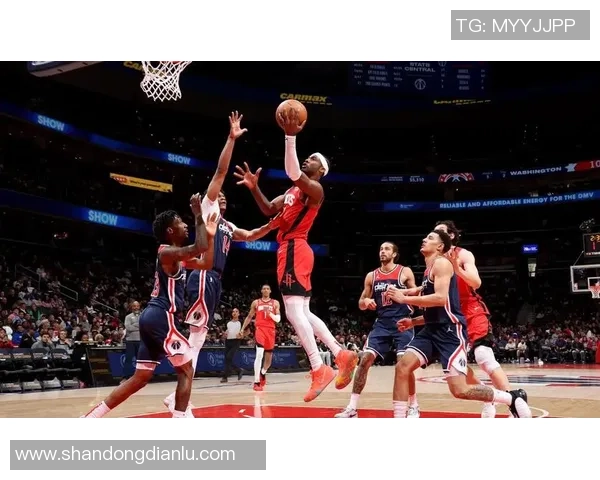 2019年火箭队与篮网队激战回顾：精彩瞬间与关键球员表现分析