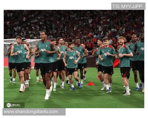 利物浦主场迎战水晶宫香港球迷热情助威期待精彩对决