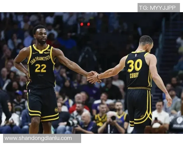 勇士队对阵国王队库里全场三双助力球队胜利