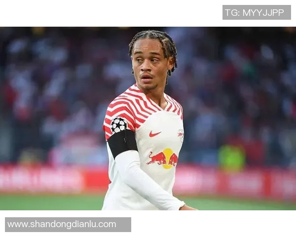 哈维西蒙斯的崛起之路：从青训小将到足球界新星的传奇故事