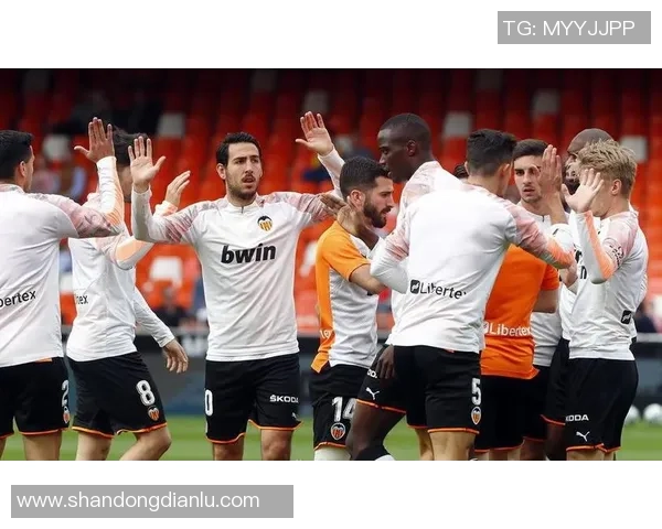 恒大与瓦伦西亚激战正酣中超球队迎战西甲劲旅的精彩对决