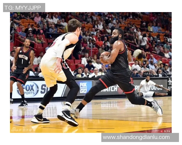 火箭与雄鹿激战2020年8月3日直播回顾与精彩瞬间分析