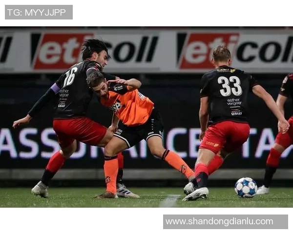 阿贾克与格拉夫的精彩对决揭示足球战术与团队合作的魅力